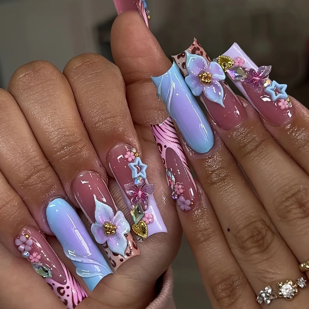 24 szt. Kwadratowe, naklejane  – Nail Art Gliter recenzja i cena