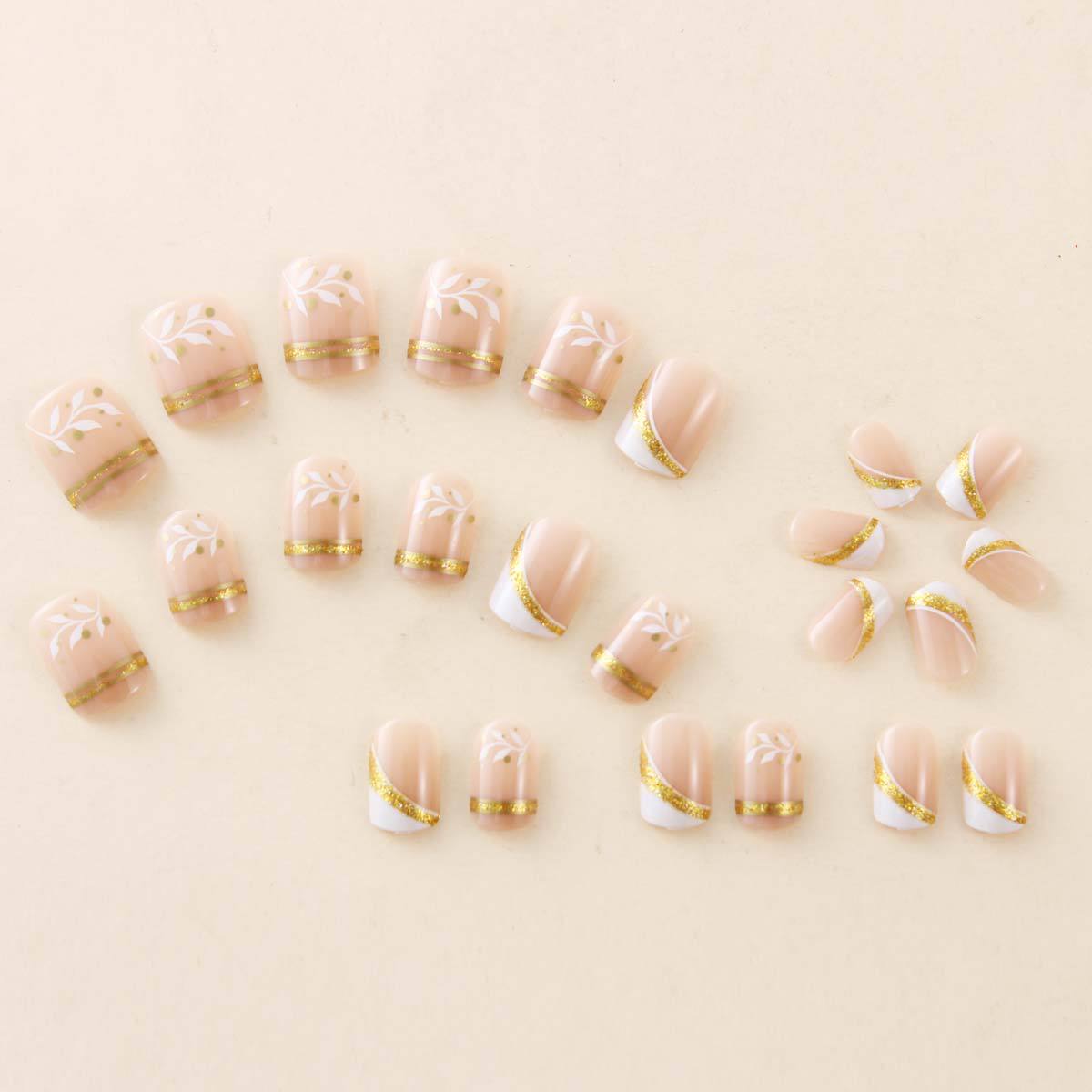 Krótkie, średnie sztuczne pazn – Nail Art Gliter recenzja i cena