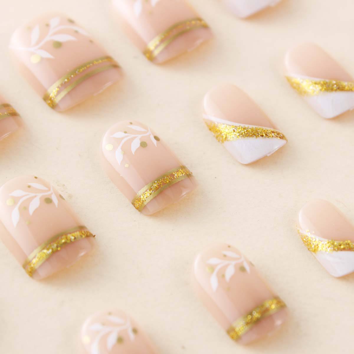 Krótkie, średnie sztuczne pazn – Nail Art Gliter recenzja i cena